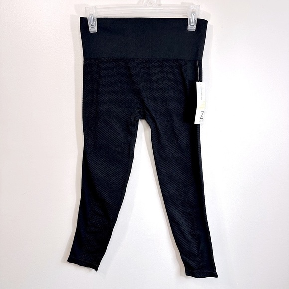 NWT Zella High Waist Seamless Textured 7/8 Leggings Black Size Small - Picture 2 of 13